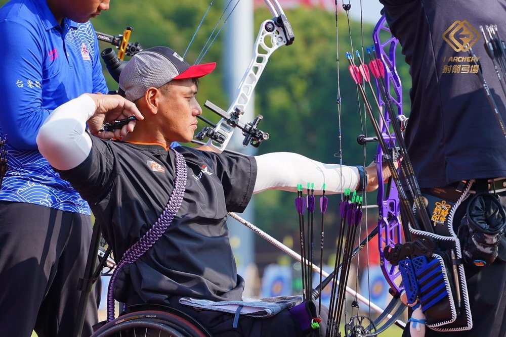 EuniceMed sponsored archery athletes